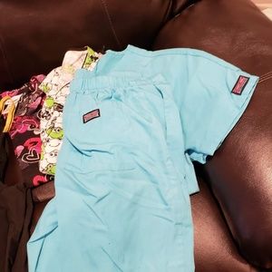 Scrubs matching top and bottom